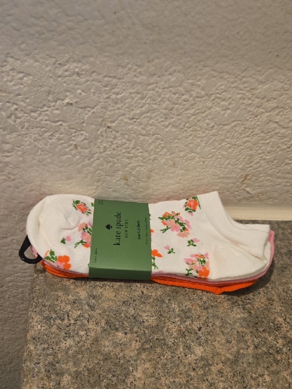 kate spade White Floral Low-Cut Athletic Socks with Pink & Orange Blooms 3 Pair - Picture 4 of 4